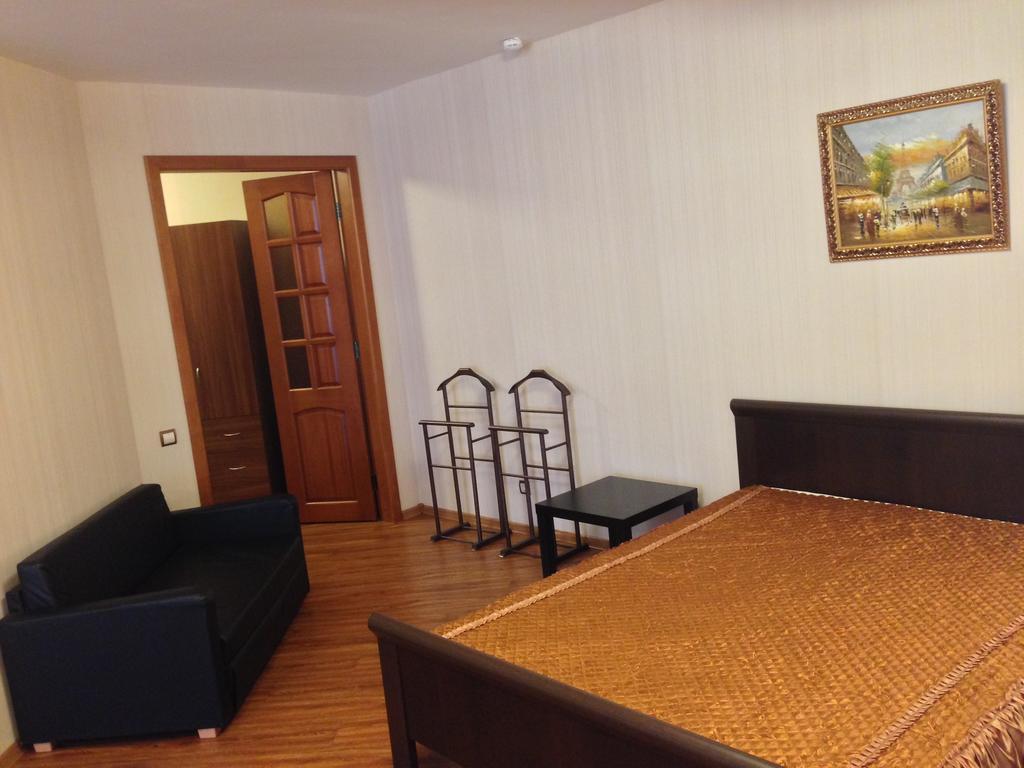Apartment Deluxe On Tsiolkovskogo Ekaterinburg Exterior foto